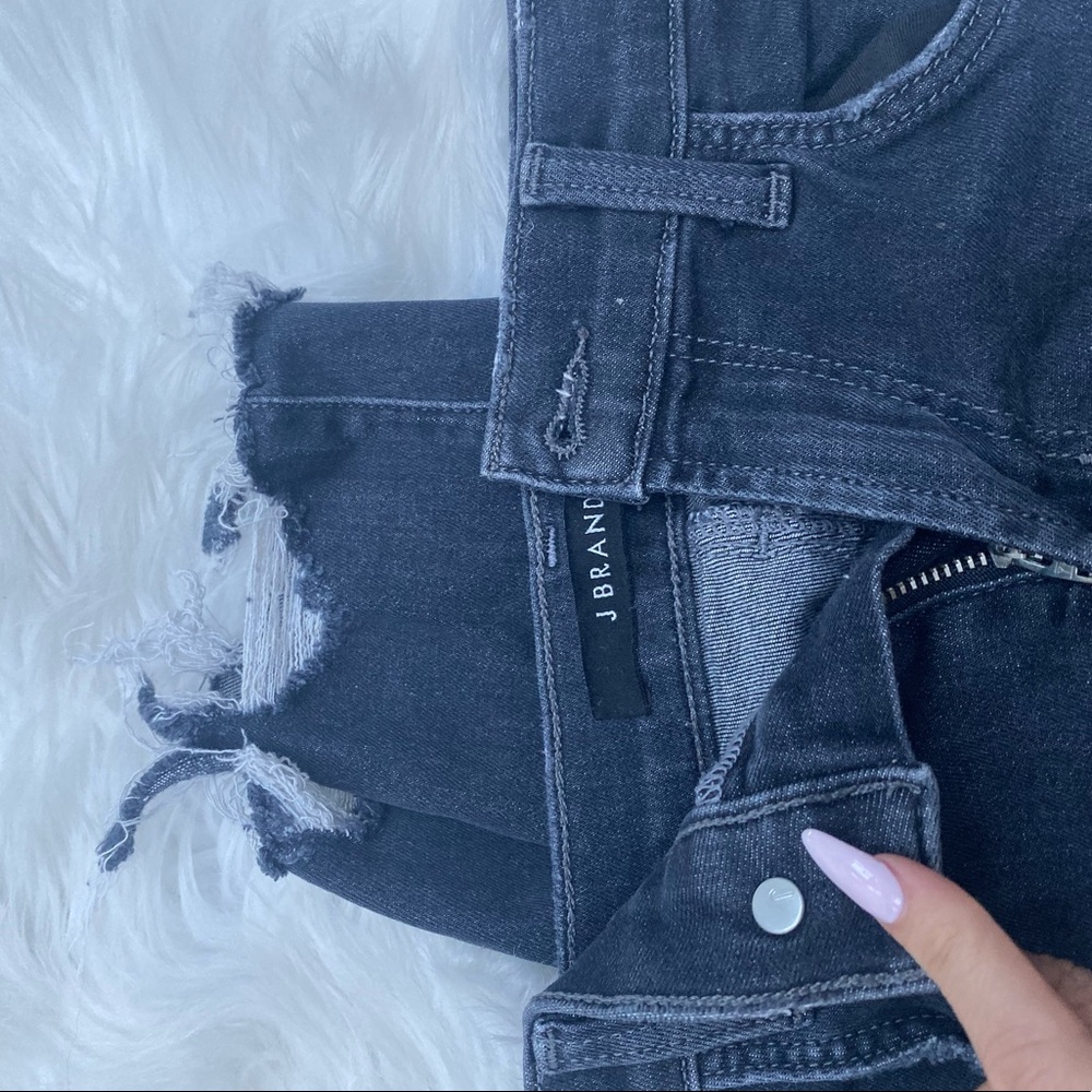 Size 24 JBRAND Jeans